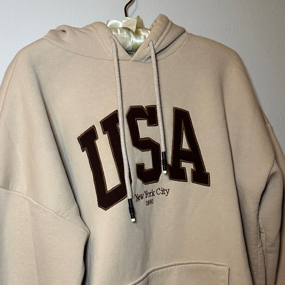 Beige USA New York City Hoodie Unisex - Perfect For 4th Of July - Picture 7 of 9